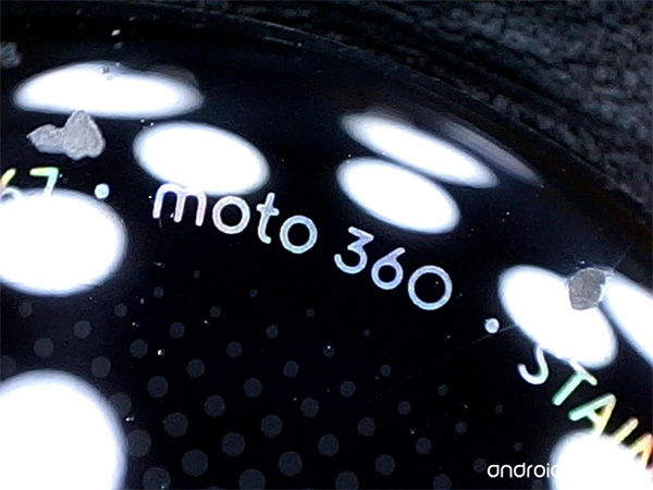 Moto 360 под микроскопом